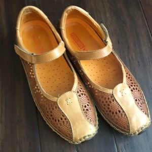 Pikolinos MaryJane Shoe